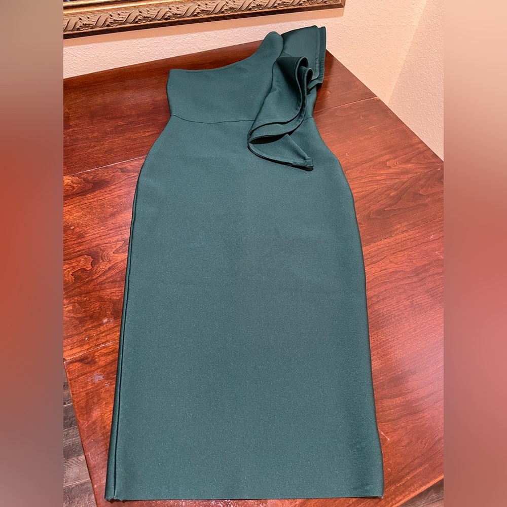 One Shoulder Ruffled Bodycon Dress - Picture 6 of 6